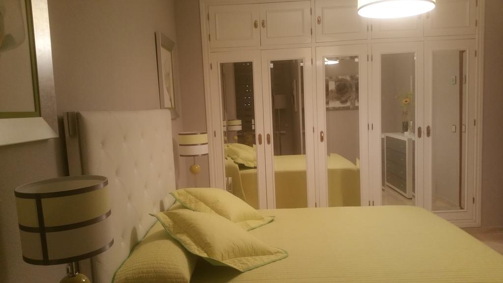 Apartamento Eduardo Dato セビリア エクステリア 写真